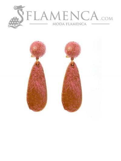 Pendiente de flamenca rosa bebé con reflejos oro
